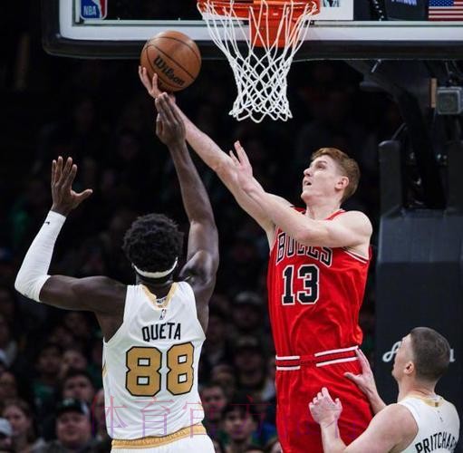 杰伦布朗24中6，普理查德21+6+5西蒙斯替补27分，绿军大胜公牛