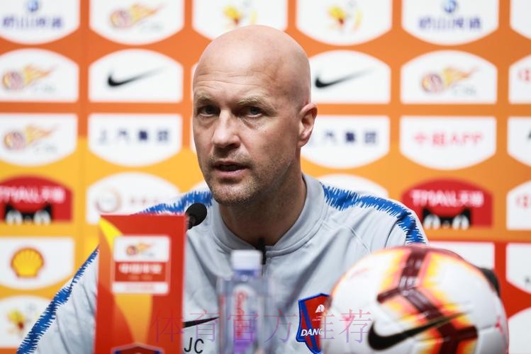 小克鲁伊夫谈德比大战落败:球队必须尽快振作起来 小克鲁伊夫谈德比大战落败:球队必须尽快振作起来